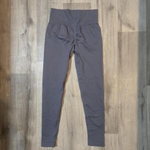 QQQ - Grey Butt Scrunch Gym Leggings